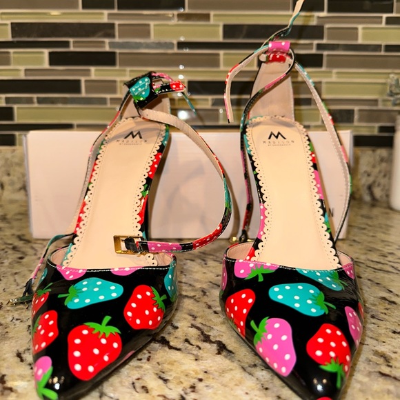 Maddison by SHOEDAZZLE strawberry high heels - Picture 3 of 5
